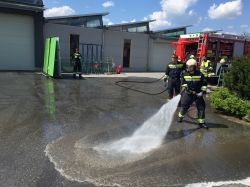 Techn Einsatz Oelbindearbeiten 20160508 1530199665