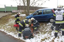 2016 02 14 Uebung   Verkehrsunfall Mit Menschenrettung 20160214 1669351306