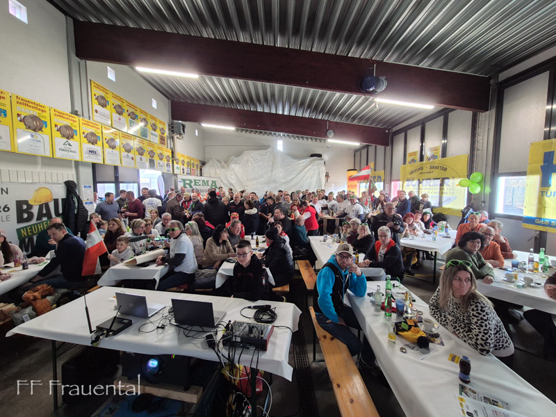 Public Viewing des Olympia Riesentorlauf von Julia Scheib